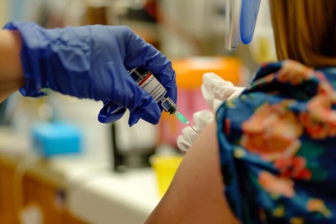 Illustration. Une vaccination.