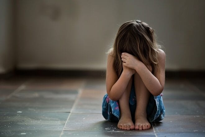 Illustration. Une enfance à protéger.