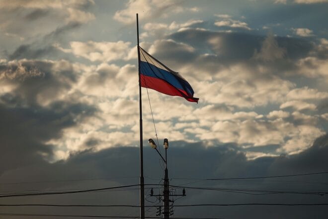 Illustration. Le drapeau russe.