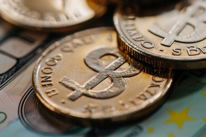 Illustration. Des bitcoins.