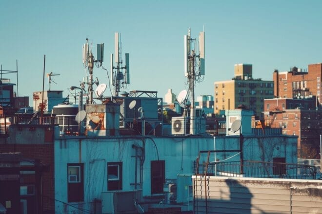 Image d'illustration. Antennes d'opérateurs de téléphonie.