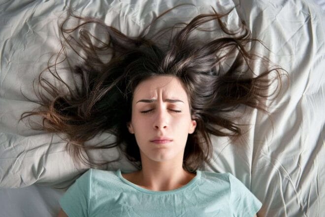 Image d'illustration. Femme frustrée, souffrant d'insomnie.