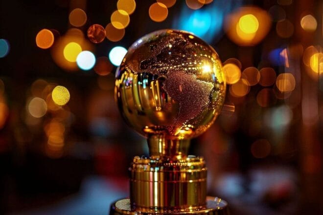 Image d'illustration. Gros plan sur un trophée golden globe en or