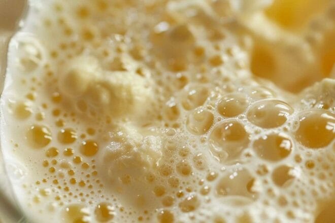 Image d'illustration. Un verre rempli de kéfir fermenté