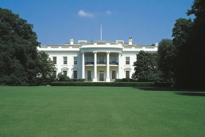 Façade majestueuse de la maison blanche