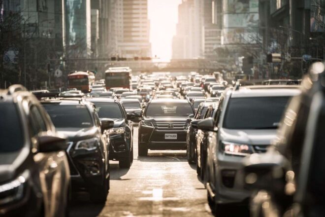 Rue bondée pendant les heures de pointe