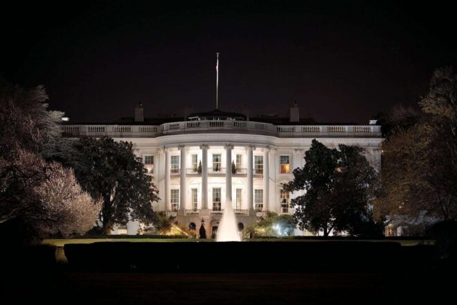 Splendeur nocturne de la maison blanche