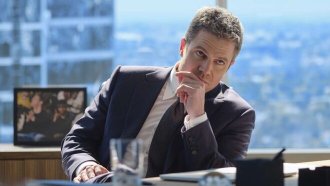 Suits LA Stephen Amell