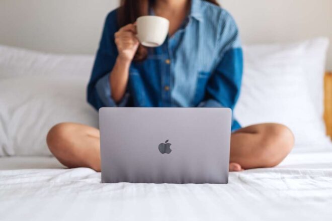 Apple MacBook