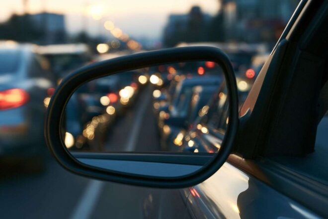 Reflet rétroviseur congestion trafic