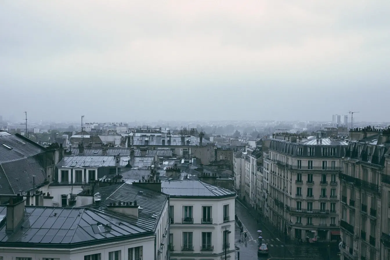 Paysage français sous une pluie régulière