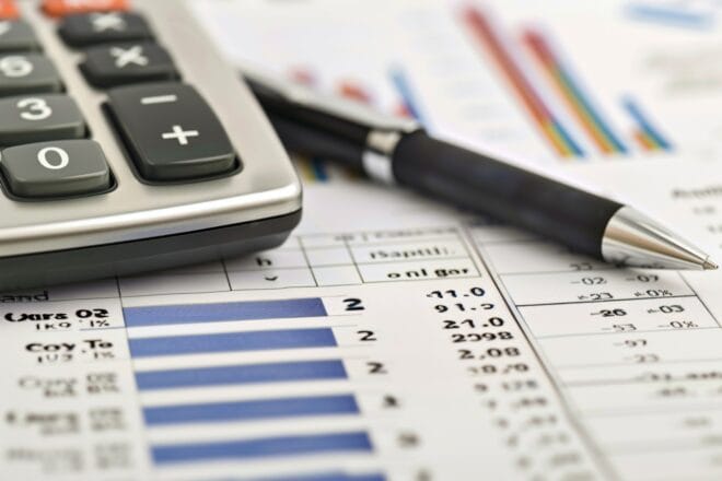 Illustration. le calcul du budget.