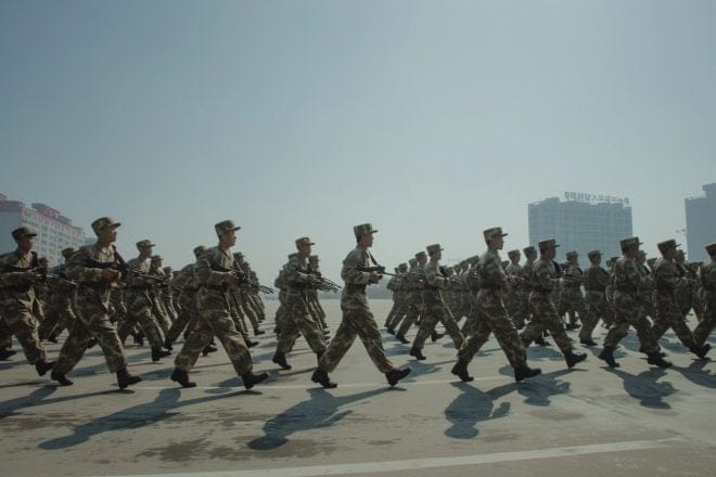 Illustration. Une parade militaire.