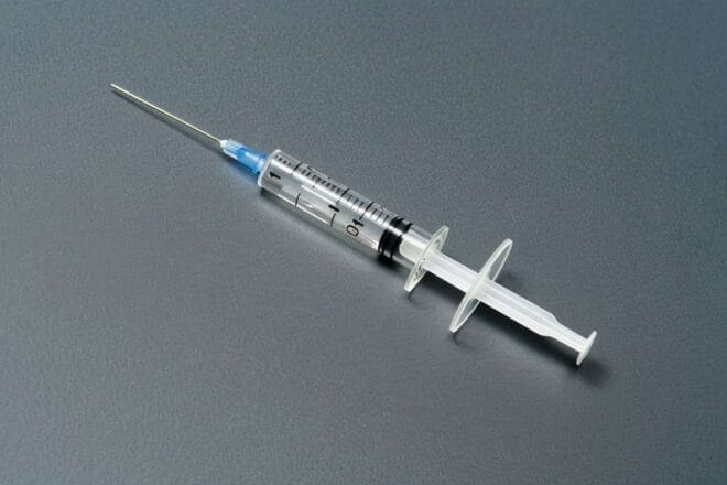 Image d'illustration. Seringue, vaccination.