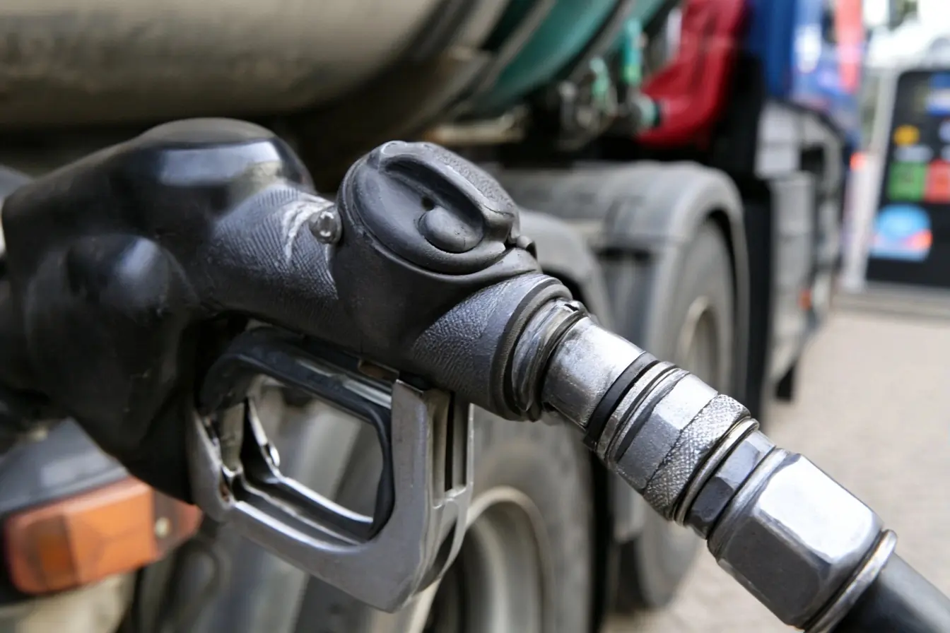 Pistolet diesel dans le réservoir d’un camion