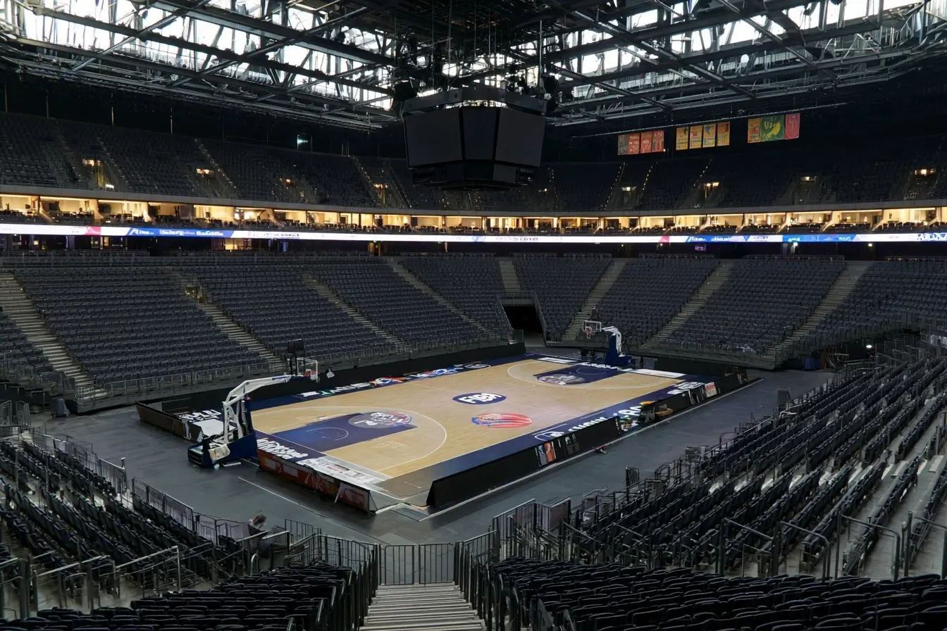 Parquet de basket vide dans une salle à Berlin