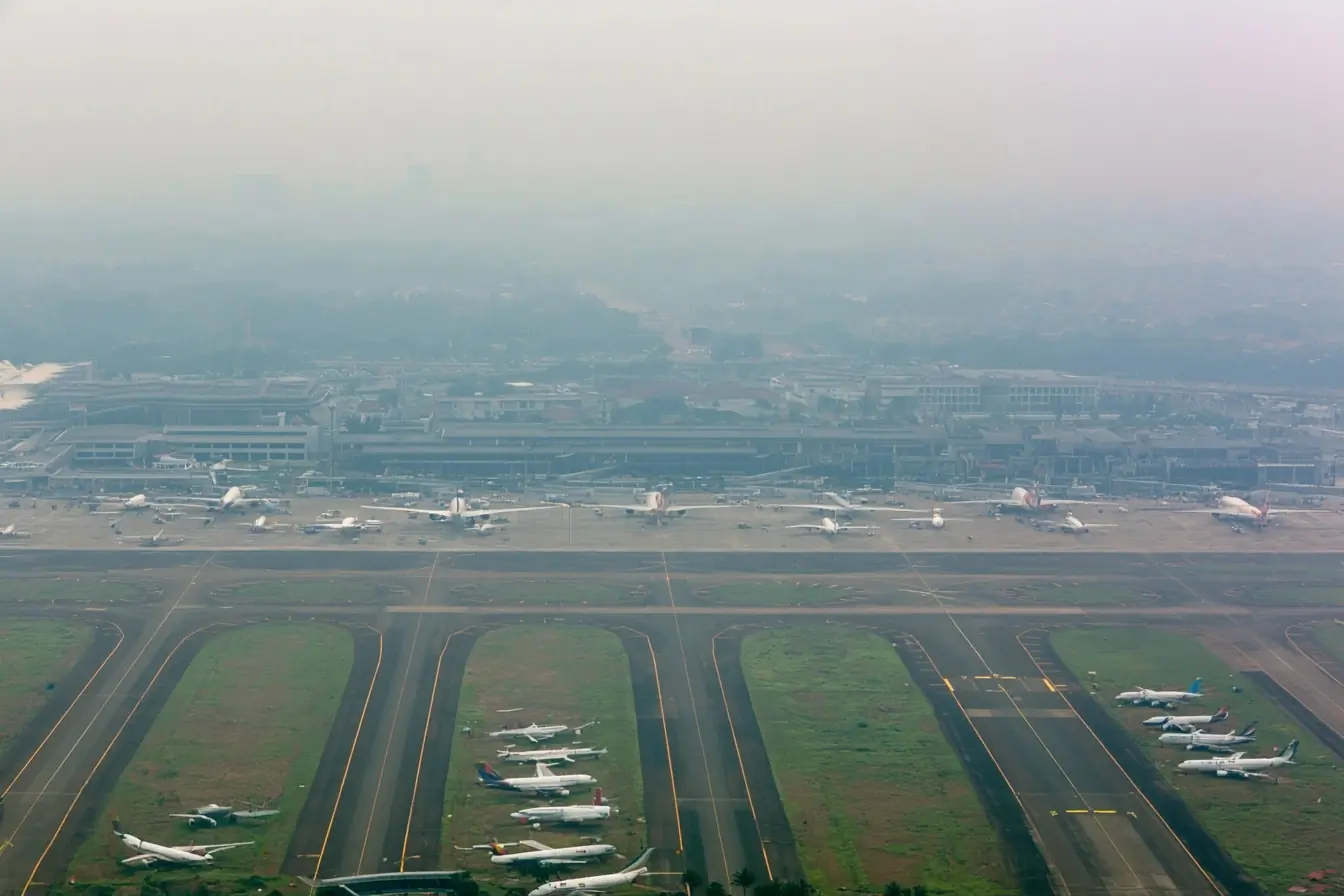 Vue large de l’aéroport de Jakarta