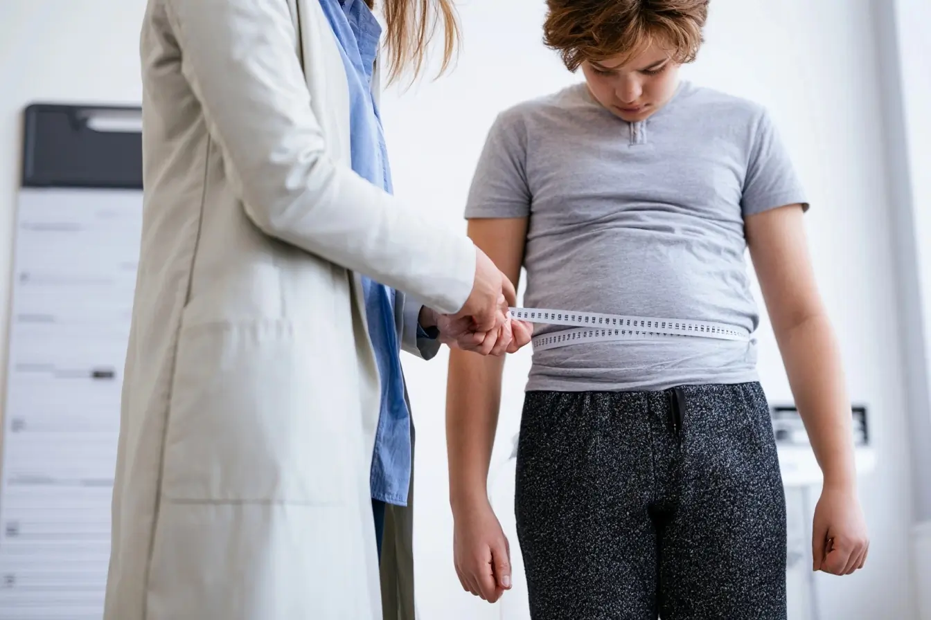 Mesure du tour de taille d’un adolescent